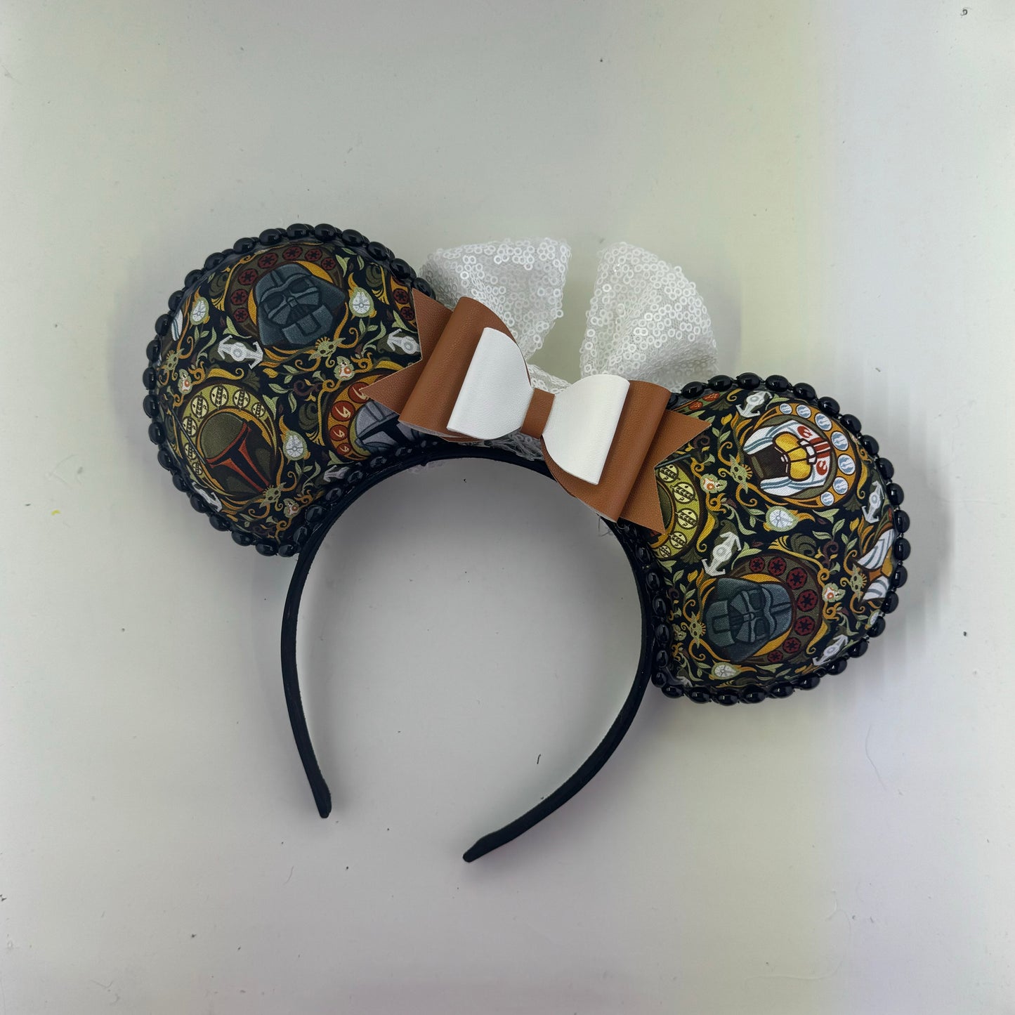 Nouveau Wars w/ White Bow Ears