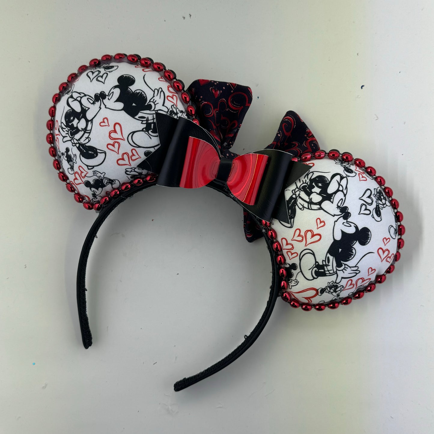 Mouse Kisses w/ Mouse Love Story Bow 1 Ears