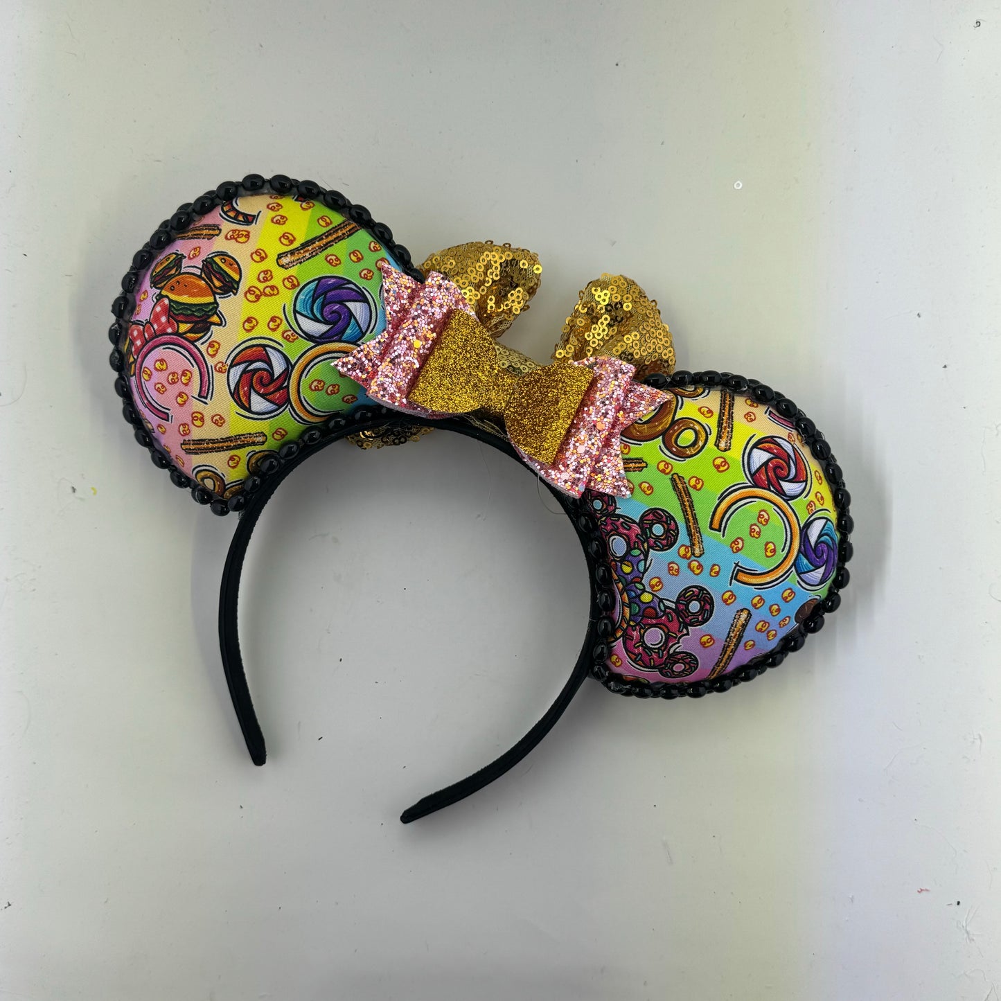 Mouse Shaped Treats SM w/ Gold Bow Ears