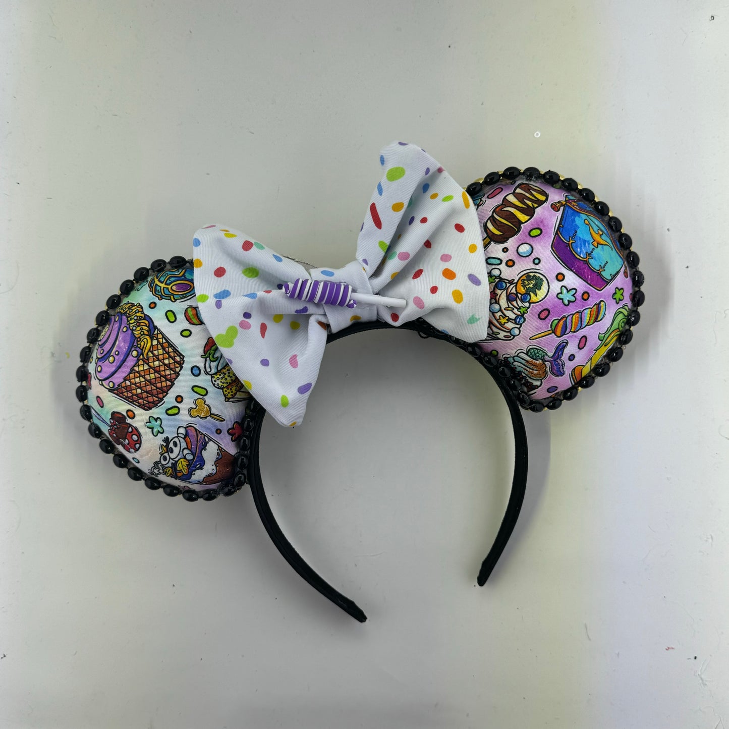 Royal Snack Attack w/ Hot Cocoa White Sprinkles Bow 1 Ears