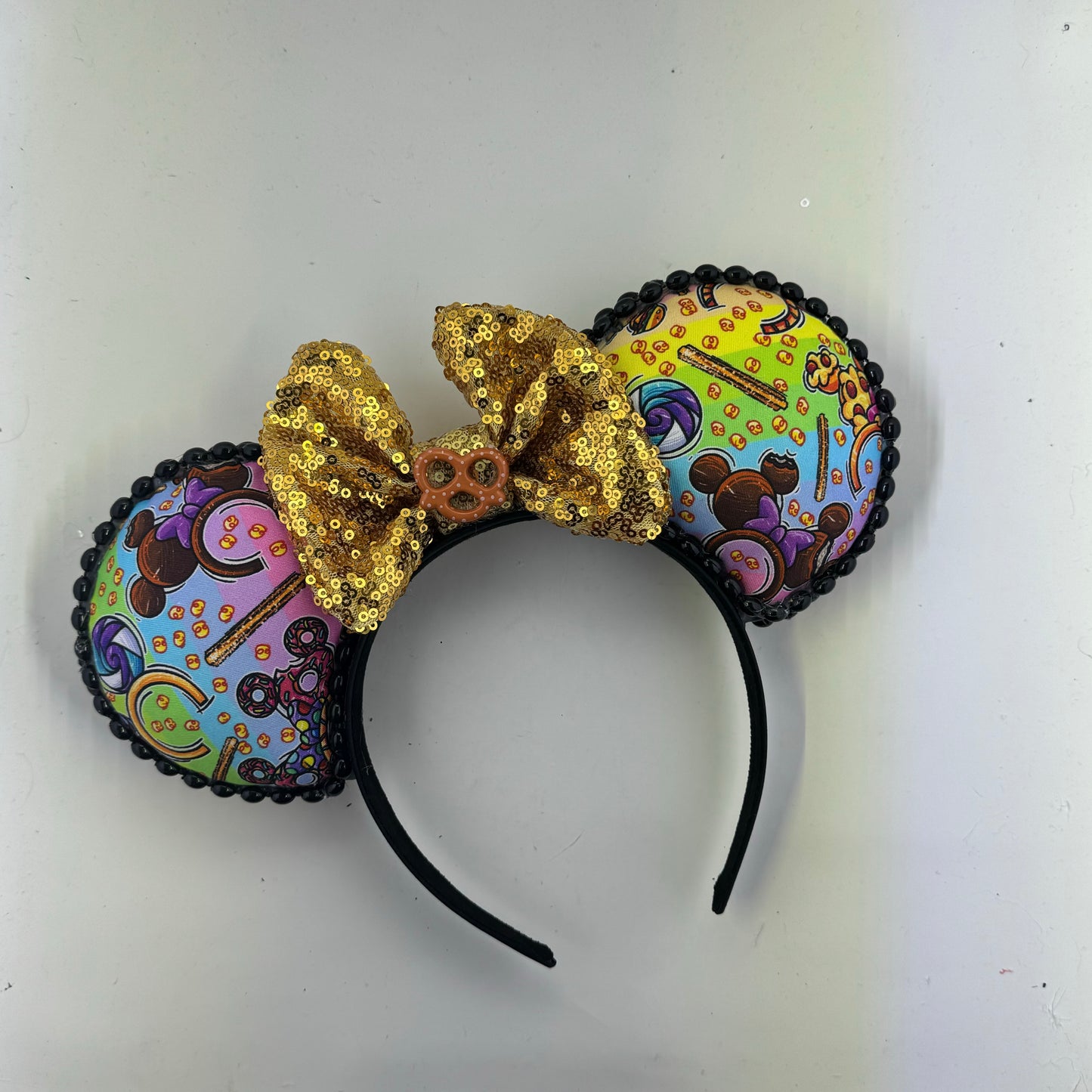 Mouse Shaped Treats SM w/ Gold Bow Ears