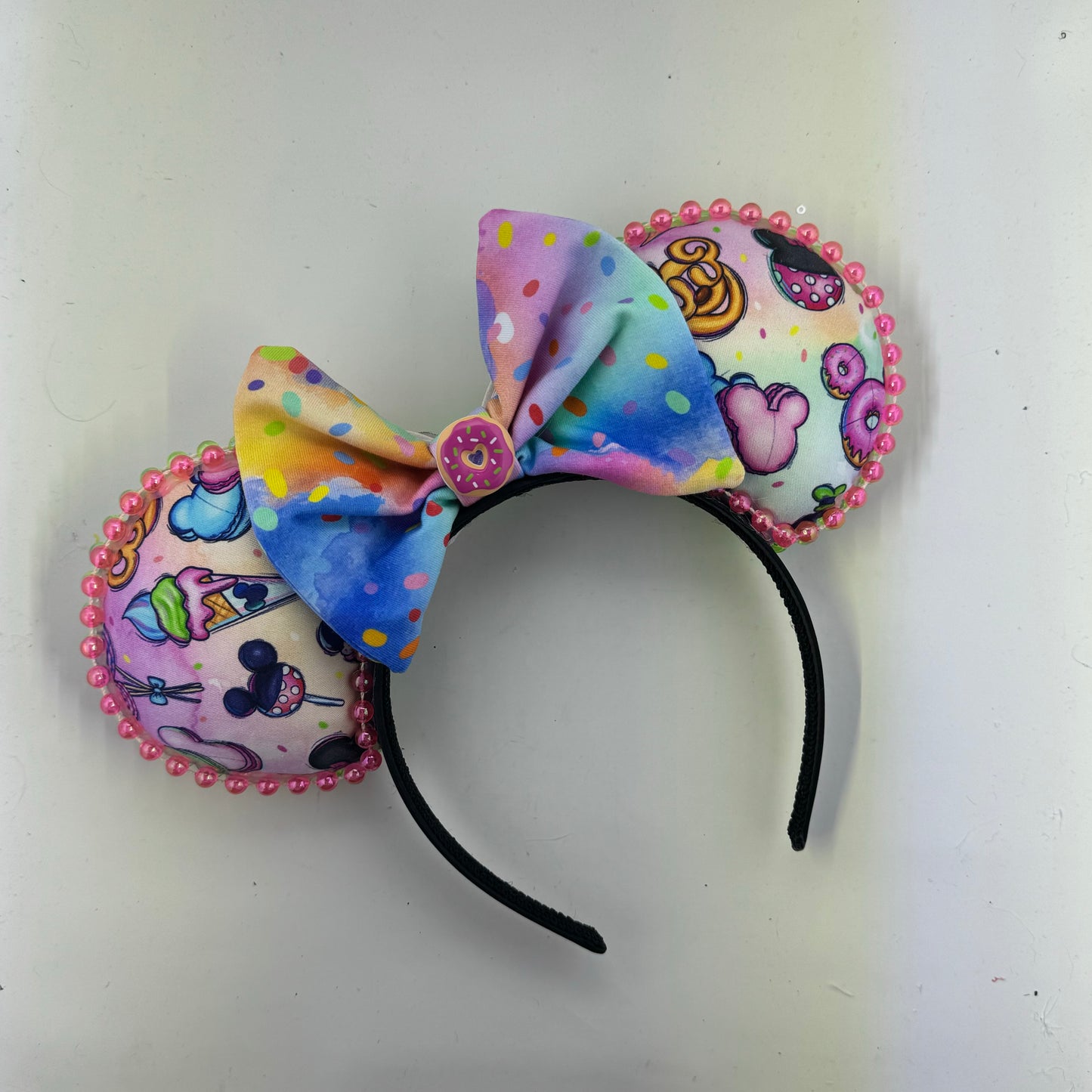 Confectionary Snacks w/ Hot Cocoa White Sprinkles Bow Ears