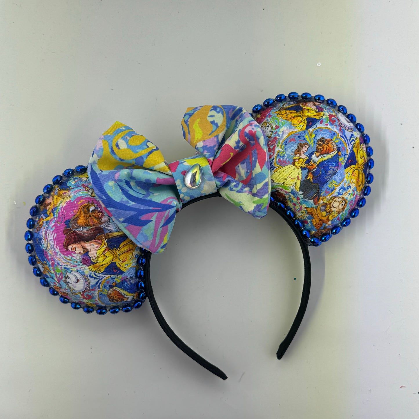 Artistic Beauty w/ Coord Bow 2 Ears