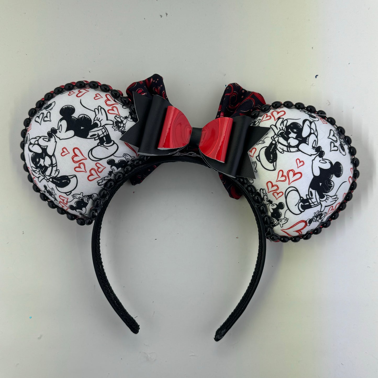Mouse Kisses w/ Mouse Love Story Bow 2 Ears
