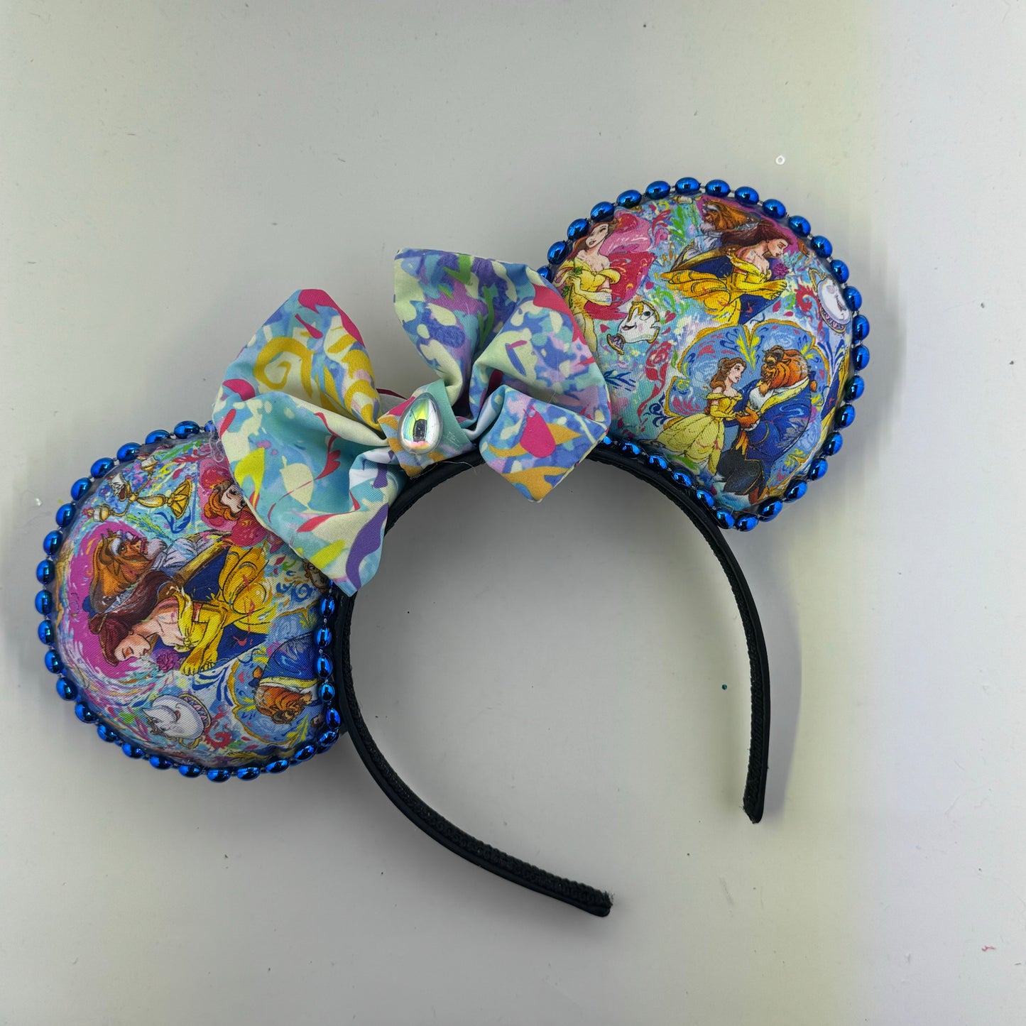 Artistic Beauty w/ Coord Bow 2 Ears