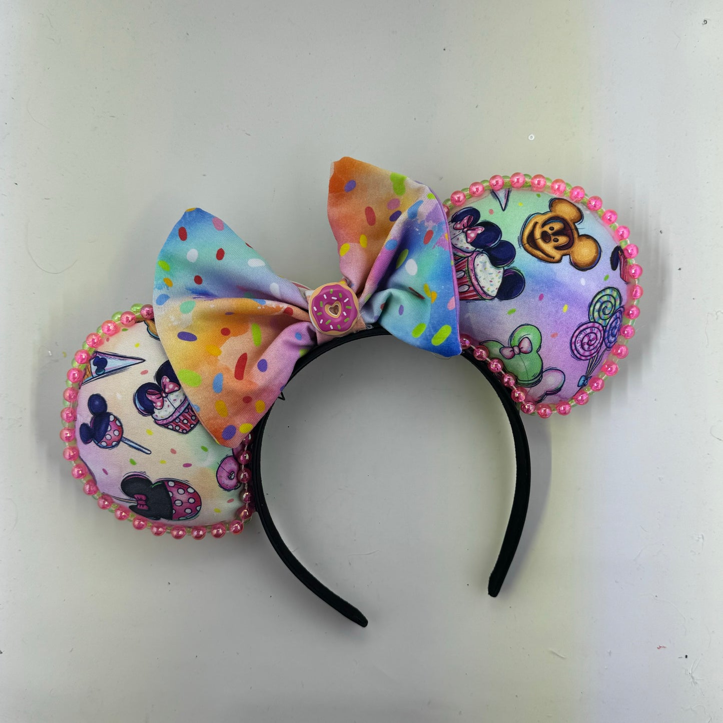 Confectionary Snacks w/ Hot Cocoa White Sprinkles Bow Ears
