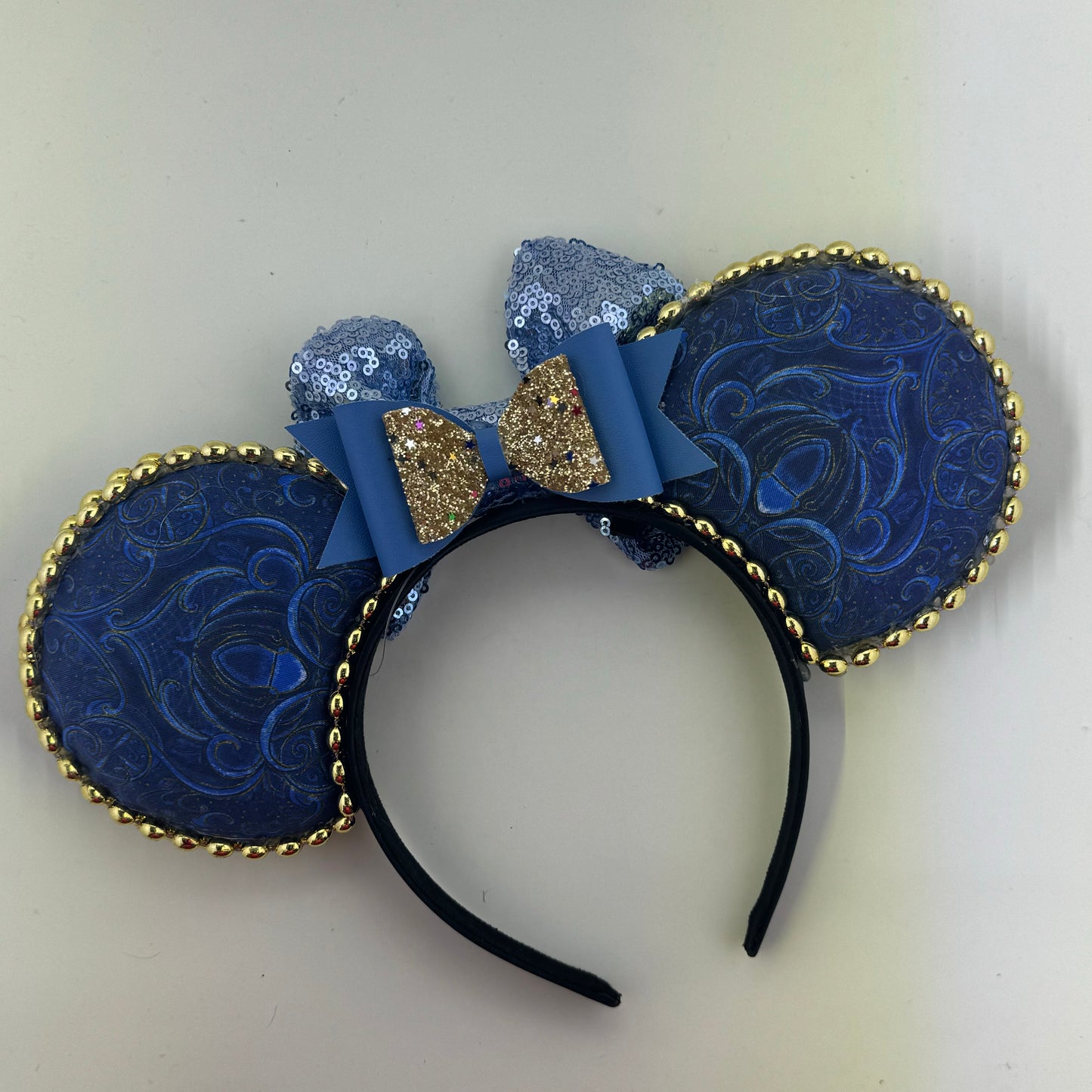 Carriage Filagree w/ Light Blue Bow 2 Ears