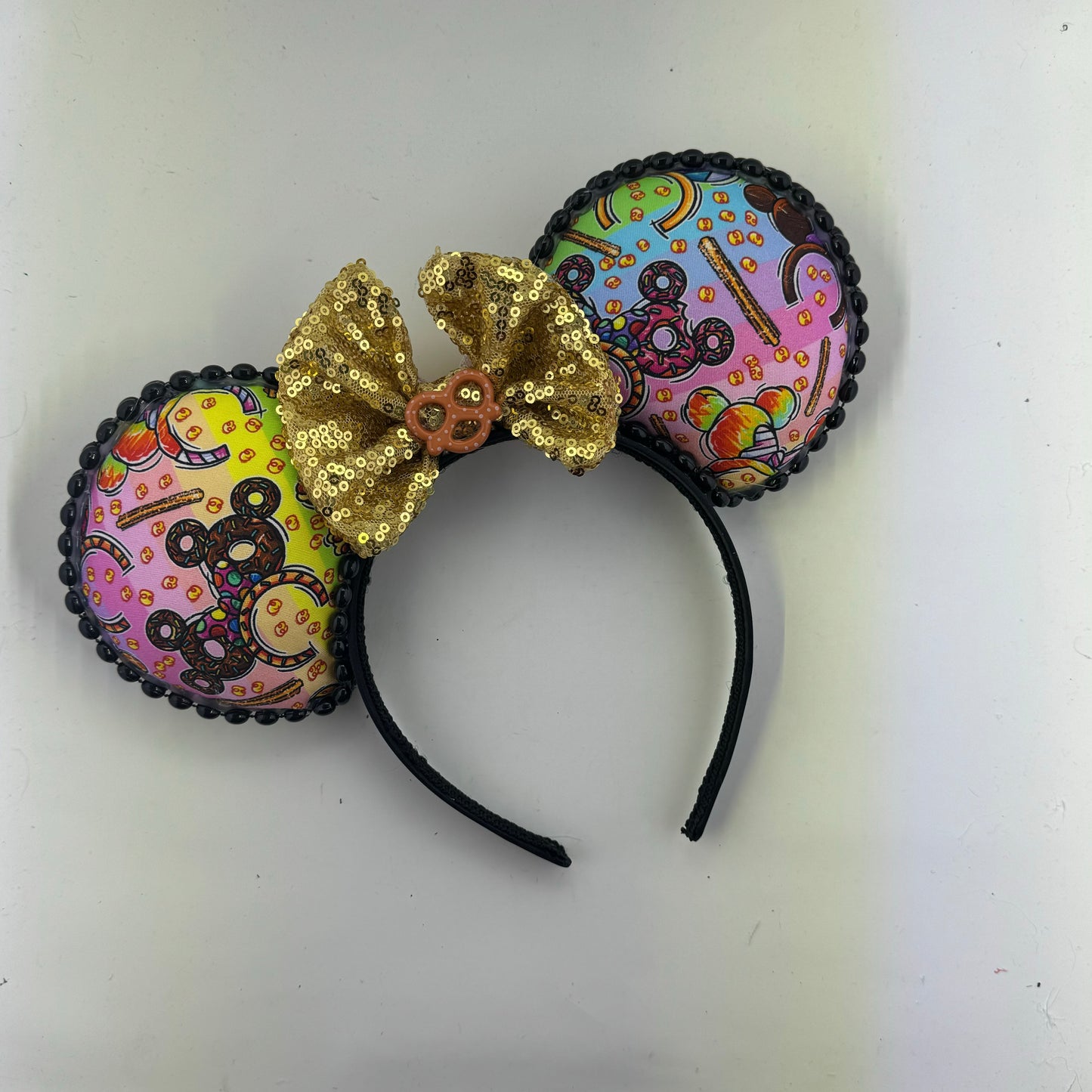 Mouse Shaped Treats SM w/ Gold Bow Ears