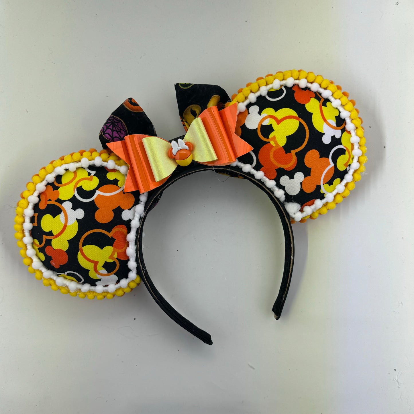 Corn Fetti w/ Spooky Cookies Bow Ears