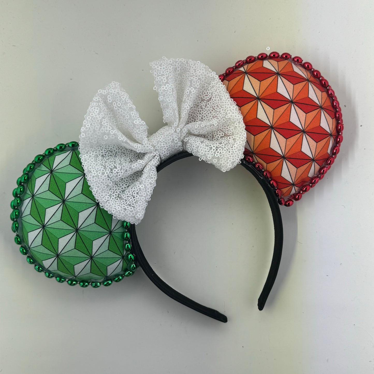 SSE Christmas w/ White Bow 2 Ears