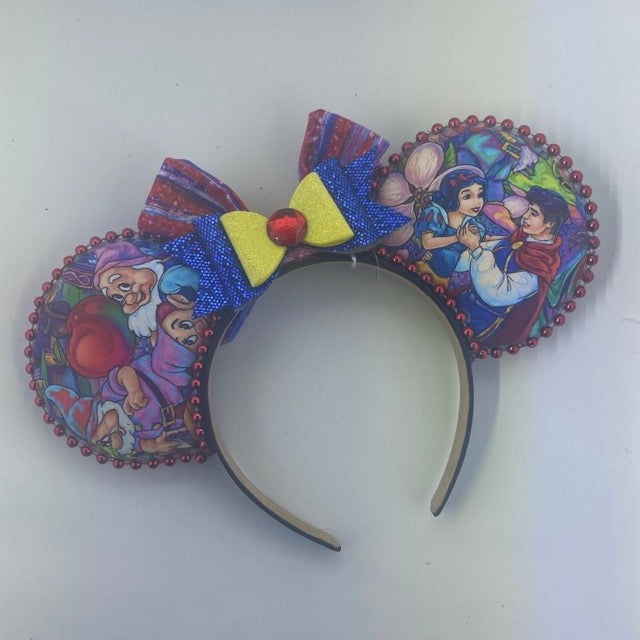 Fairest of All w/ Dinglehopper Glitter Stripe Bow Ears