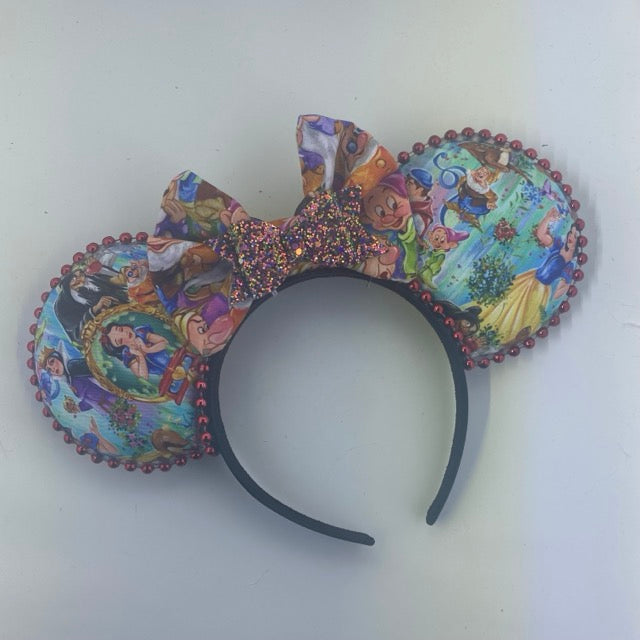 Poison Apple w/ Dwarfs Bow 2 Ears