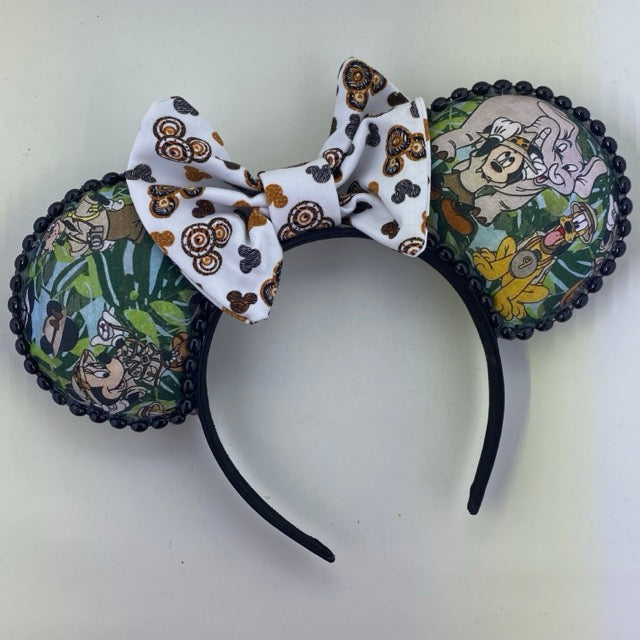 Safari Mouse w/ We Got Ears Wild Bow Ears