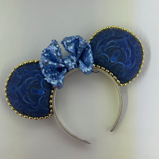 Carriage Filagree w/ Light Blue Bow 1 Ears