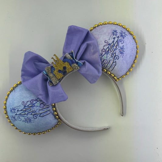 Castle/ Ballon w/ Lavendar Satin Bow Ears