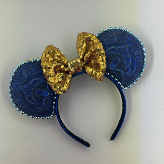 Carriage Filagree w/ Gold Bow Ears